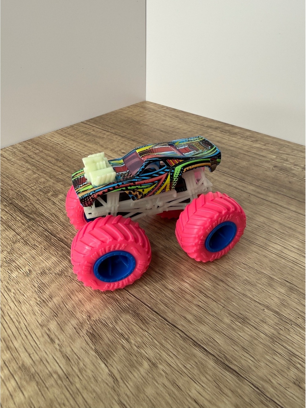 Hot Wheels Monster Trucks Rodger Dodger Glow in Dark Pink Tires 1:64 Loose
